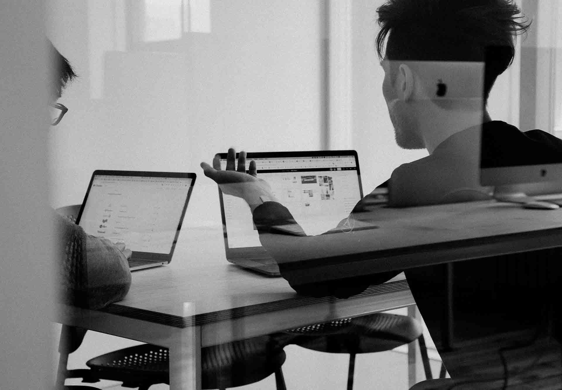 Comparing in-house marketing teams versus advertising agency partnerships